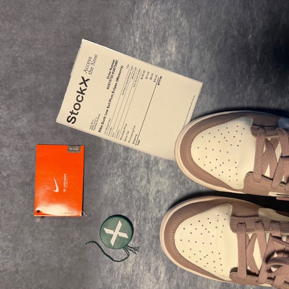 Nike Dunk Low SE Womens Sail Plum Eclipse Shoes Size 7 DM9465 101 - Picture 8 of 8